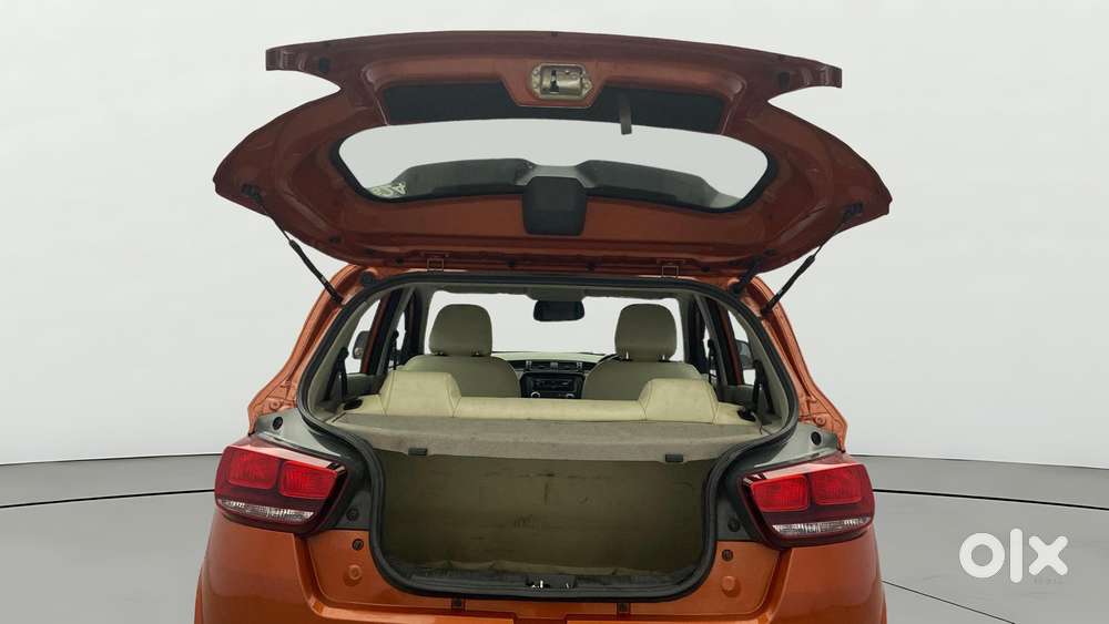 Mahindra Kuv 100 2016-2017 Mfalcon G80 K4 5str, 2016, Petrol