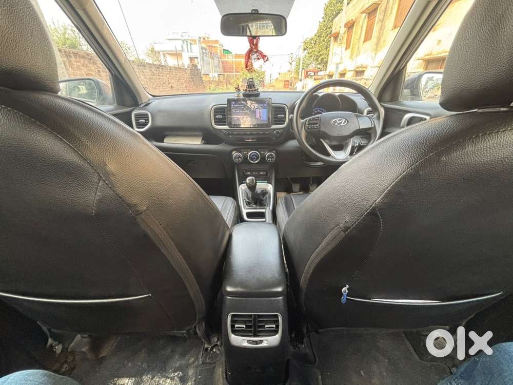 Hyundai Venue 2022 Petrol Well Maintained