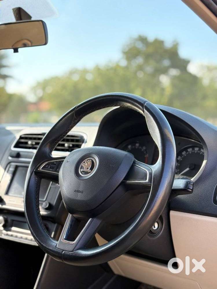 Skoda Rapid 1.0 Tsi Ambition, 2021, Petrol