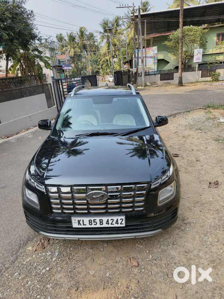 Hyundai Venue 2023 Diesel 20000 Km Driven