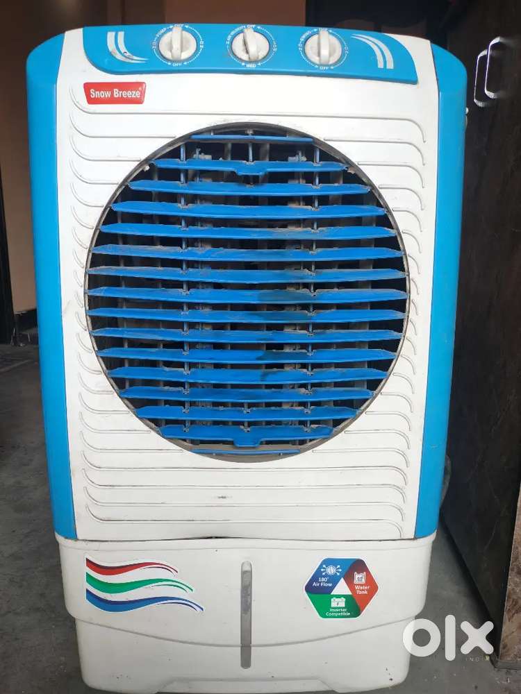 Cooler with swing