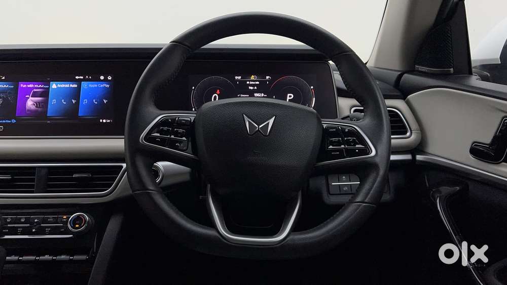 Mahindra Xuv700 2.0 Ax 7 Petrol At Luxury Pack Str, 2022, Petrol