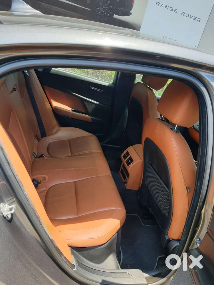 Jaguar Xe Portfolio, 2016, Petrol