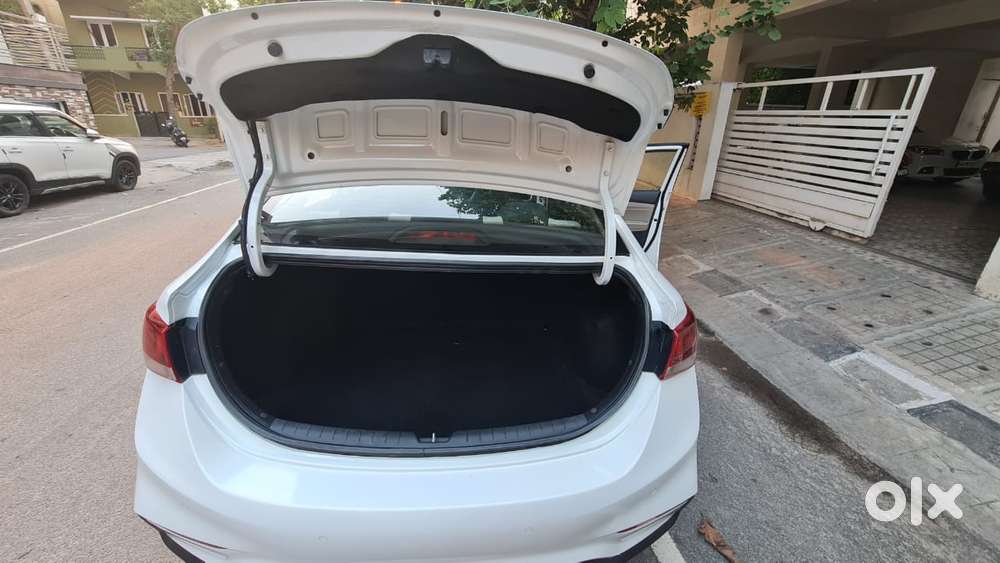 Hyundai Verna 1.6 Sx (o) Vtvt Se, 2020, Petrol