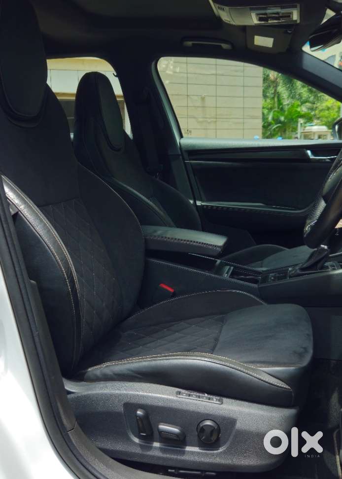 Skoda Superb 2.0 Sportline Tsi At, 2022, Petrol