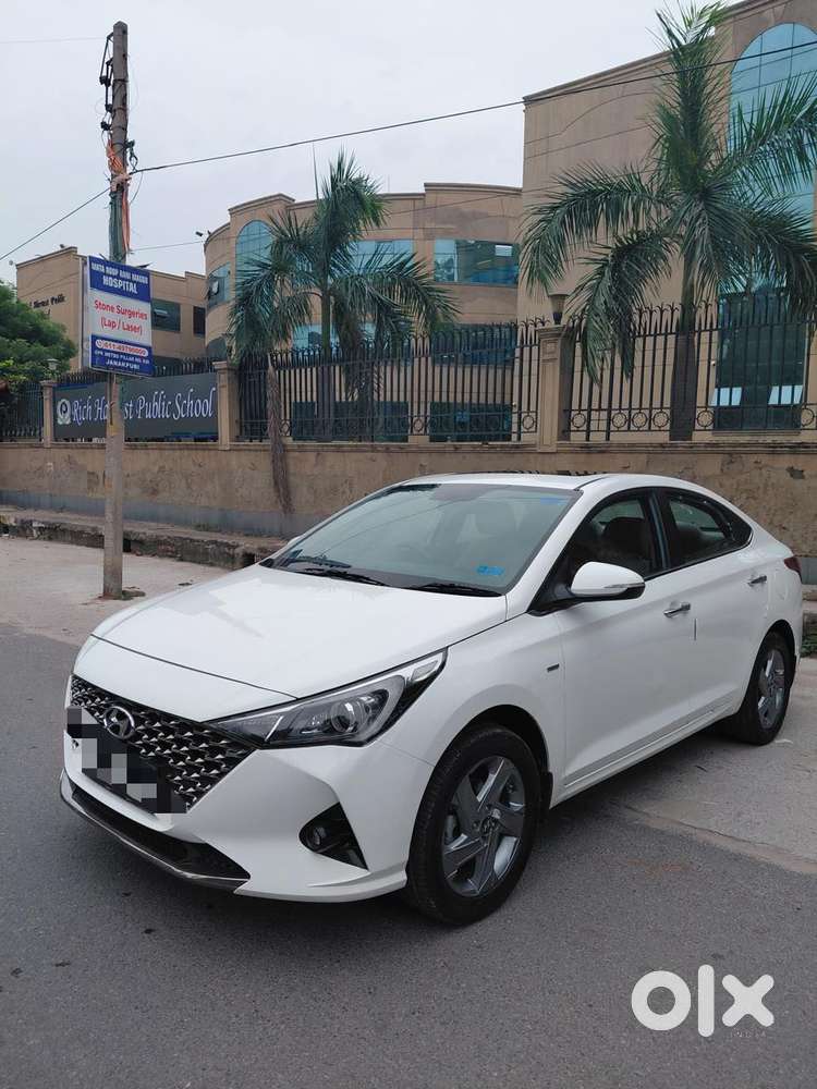 Hyundai Verna Sx 1.5 Petrol Ivt, 2023, Petrol