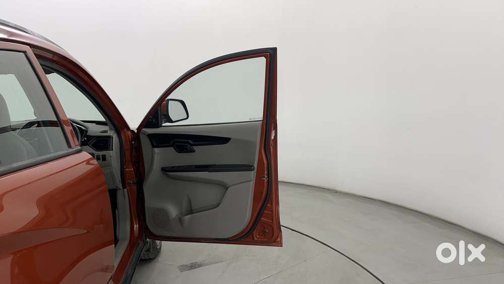 Mahindra Kuv 100 Mfalcon G80 K4 Plus, 2016, Petrol