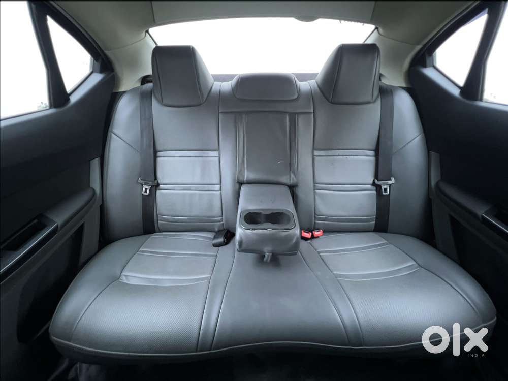 Tata Tigor Xza, 2017, Petrol