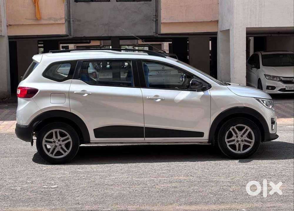 Renault Triber Rxz, 2022, Petrol
