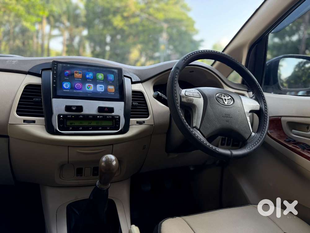 Toyota Innova 2.5 Vx 8 Seater Bs Iv, 2013, Diesel