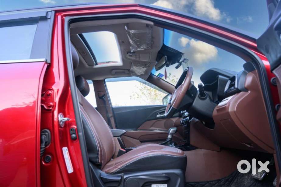 Mahindra Xuv 3xo Ax5l 1.2 Petrol At, 2024, Petrol