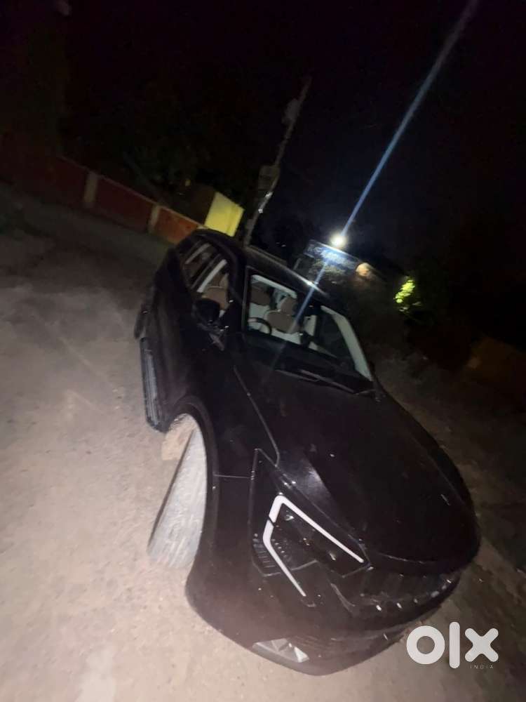 Mahindra Xuv 7xo  Ax7t Diesel At 2026