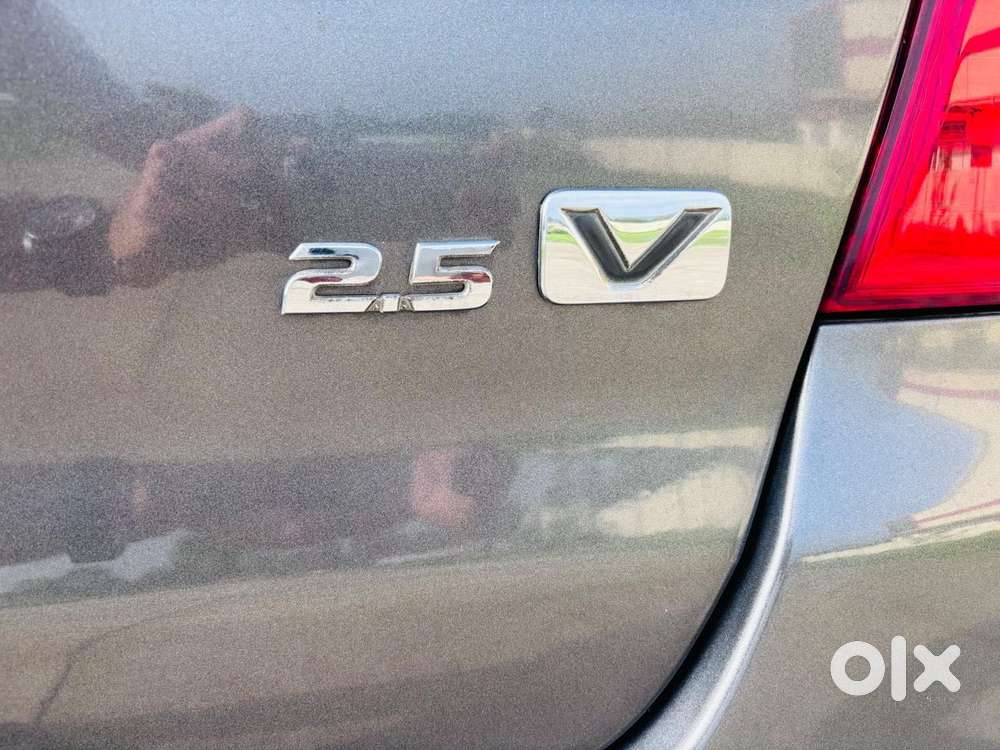 Toyota Innova 2.5 Vx (diesel) 8 Seater Bs Iv, 2012, Diesel