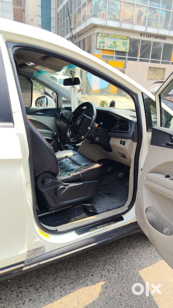 Mahindra Marazzo M6, 2019, Diesel