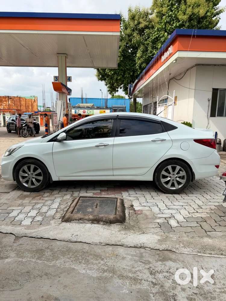 Hyundai Verna Fluidic 1.6 Vtvt Sx Opt, 2012, Petrol