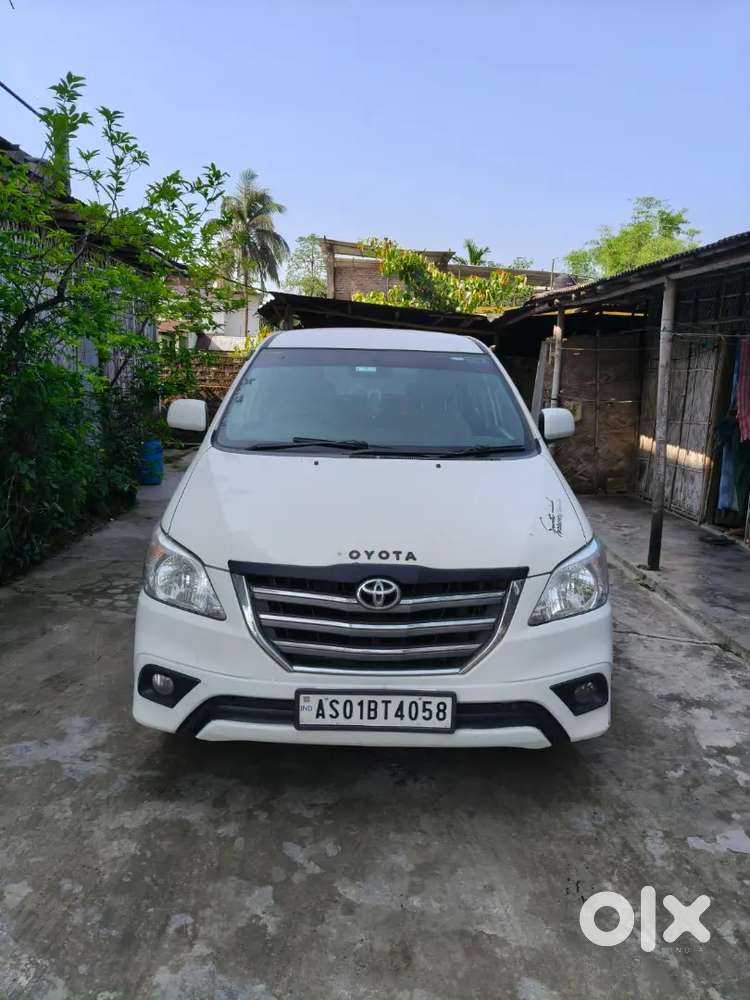 Toyota Innova 2015