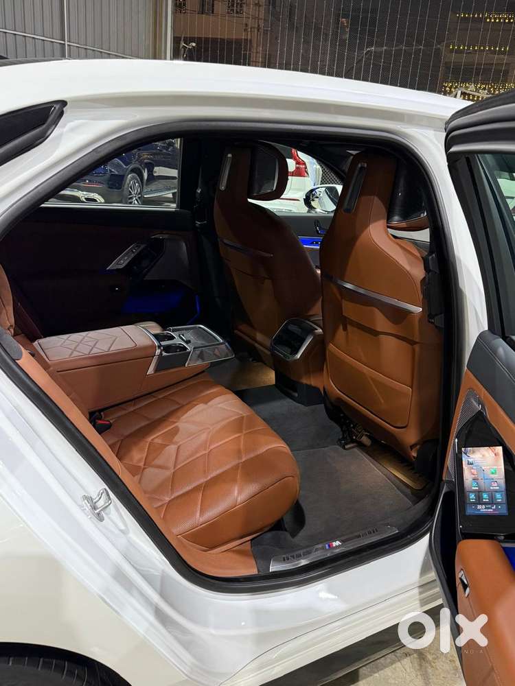 Bmw I7 Xdrive60, 2023, Electric