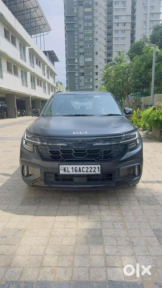 2024 Matte Black Seltos At Petrol