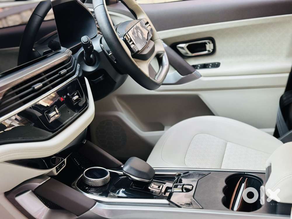 Tata Safari Accomplished X Plus 6 Str Dark Edition At, 2025, Diesel