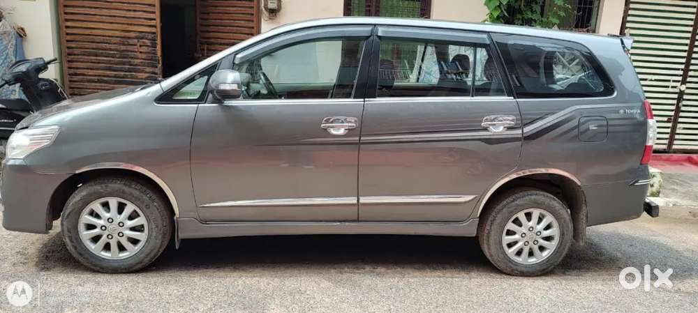 Toyota Innova Diesel With Captain Seat 2014