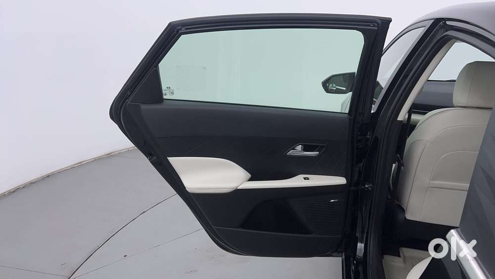 Hyundai Verna 1.5 Sx (o) Petrol Mt, 2023, Petrol