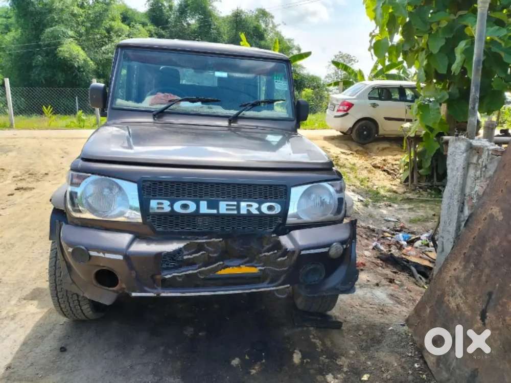 Bolero Camper.গাড়ীৰ কাগজ Noc একো নাই ।টায়াৰ Ok চিল  ইঞ্জিন Ac Hiter Ok