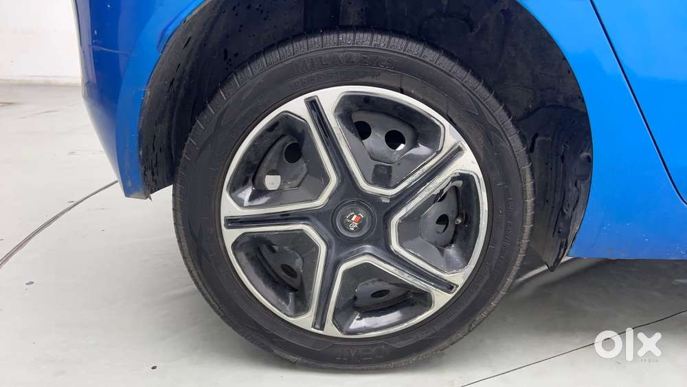 Tata Altroz 1.2 Xm Plus, 2022, Petrol