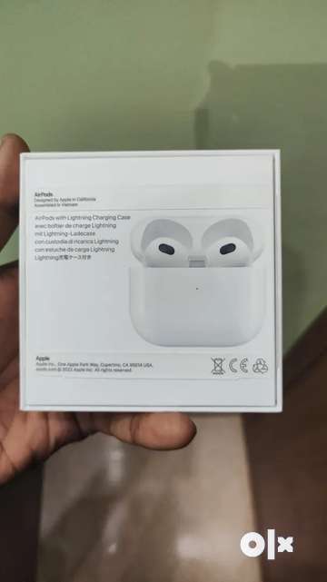 Apple AirPods 3rd generation with Lightning Charging Case