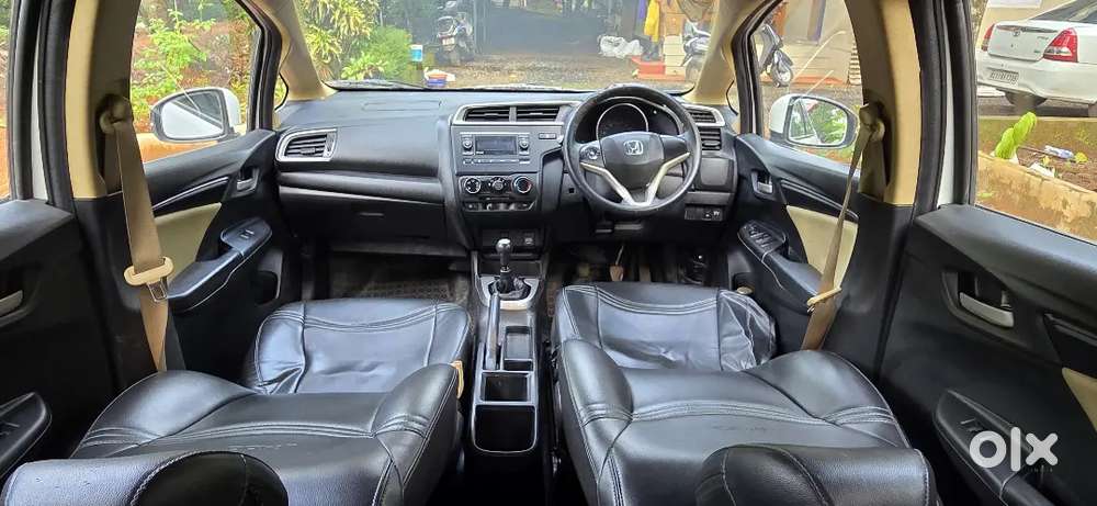Honda Jazz Petrol 2016 - For Sale (airbag Deployed, Price Negotiable)