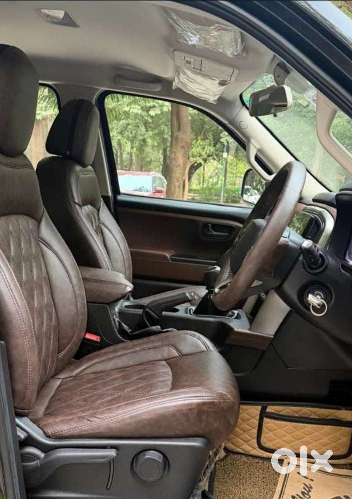 Mahindra Scorpio N Z4 Petrol Mt 7 Str, 2025, Petrol