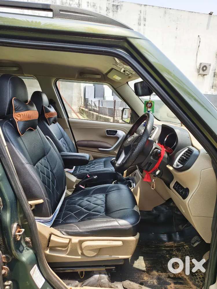 Mahindra Tuv 300 1.5 T8 2018