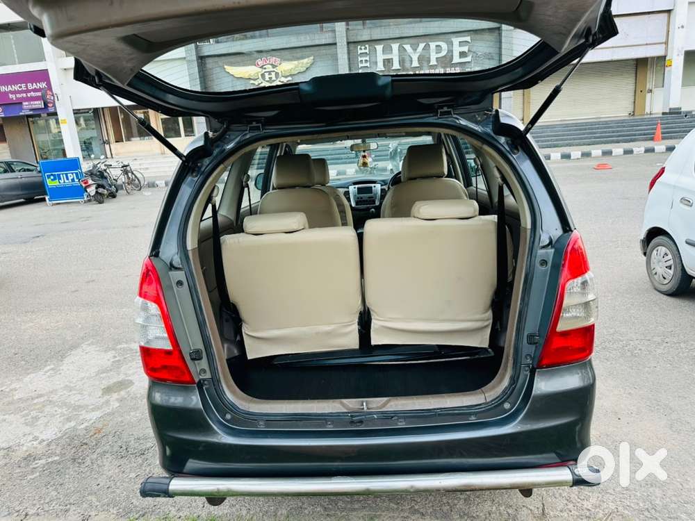 Toyota Innova 2.5 V 2015