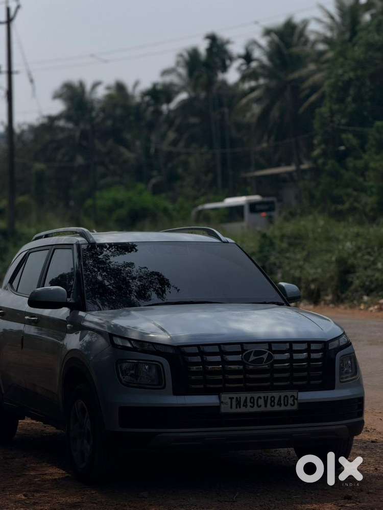 Hyundai Venue 2022 Petrol Well Maintained