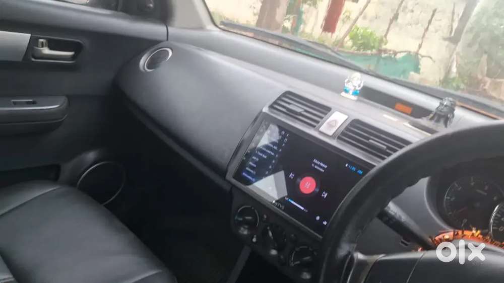 Maruti Suzuki Swift Lxi 2011