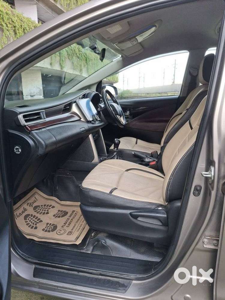 Toyota Innova Crysta 2.4 V 8 Str, 2016, Diesel