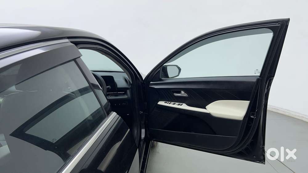 Hyundai Verna Sx 1.5 Petrol Ivt, 2023, Petrol