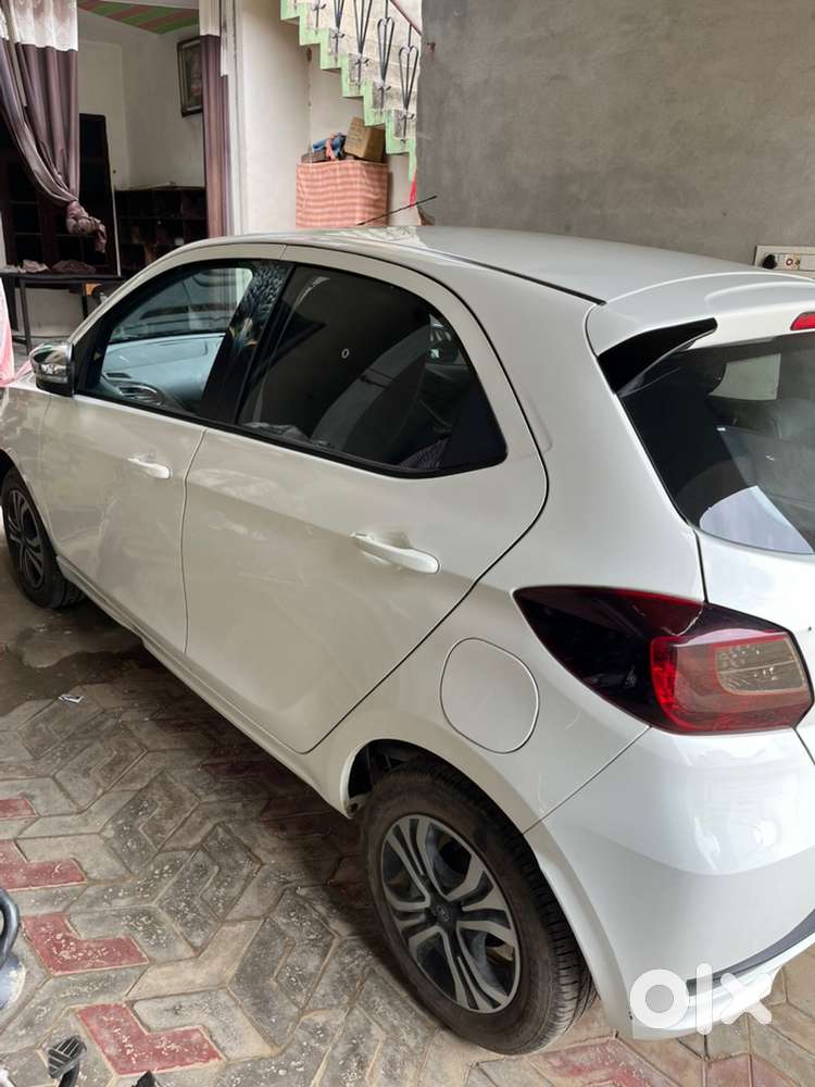 Tata Tiago Petrol 2024