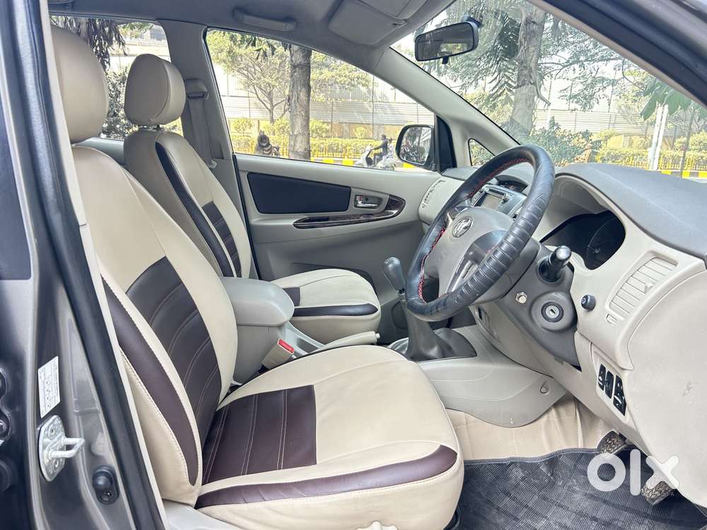 Toyota Innova 2.5 V 8 Str, 2014, Diesel