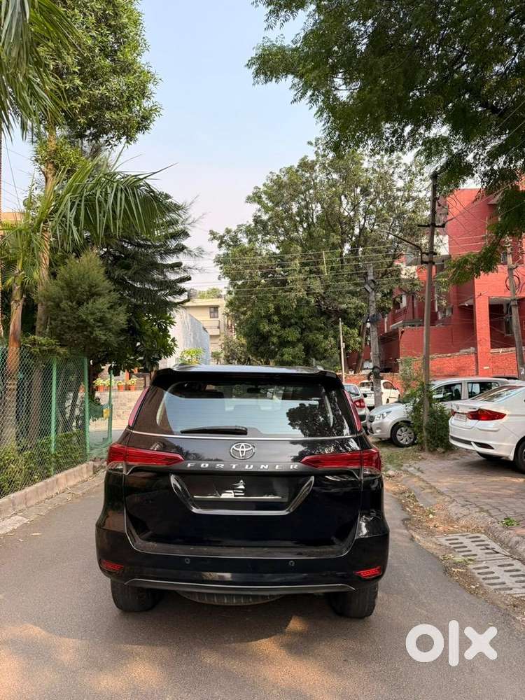 Black Fortuner For Sale