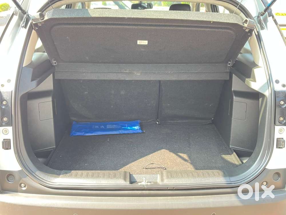 Maruti Suzuki Brezza 1.5 Zxi Plus Smart Hybrid, 2023, Petrol