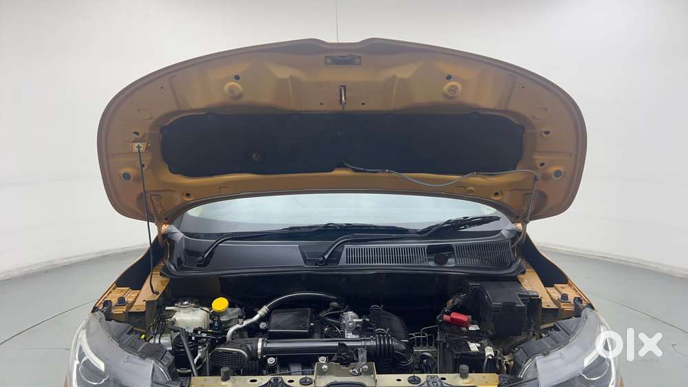 Renault Triber Rxz, 2022, Petrol