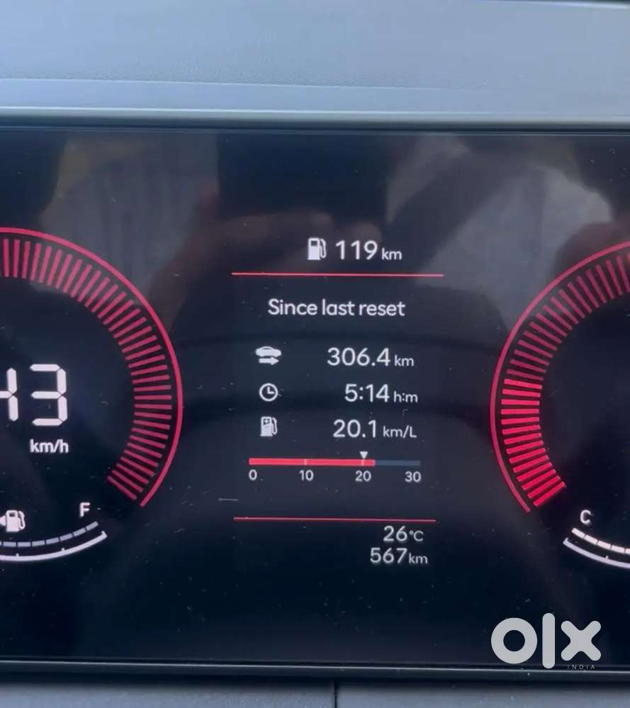 Hyundai Venue 2026 Feb Diesel 7500 Km Driven
