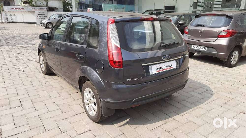 Ford Figo 2010-2012 Petrol Titanium, 2011, Petrol