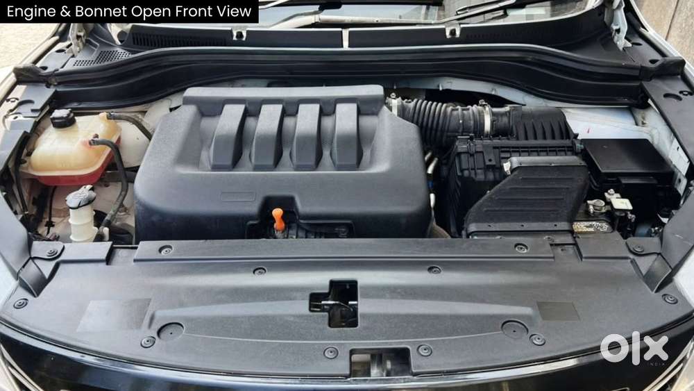 Mahindra Xuv700 Mx Petrol Mt 5 Str (e), 2023, Petrol