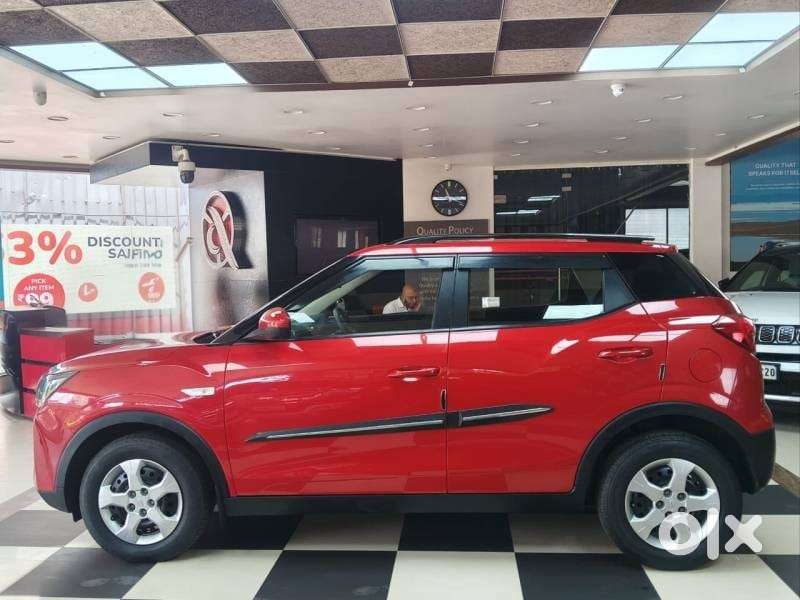 Mahindra Xuv300 1.2 W6 Amt Petrol, 2022, Petrol