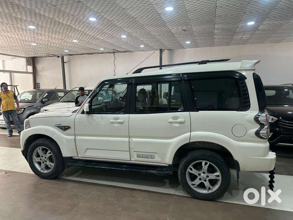 Mahindra Scorpio S10, 2016, Diesel