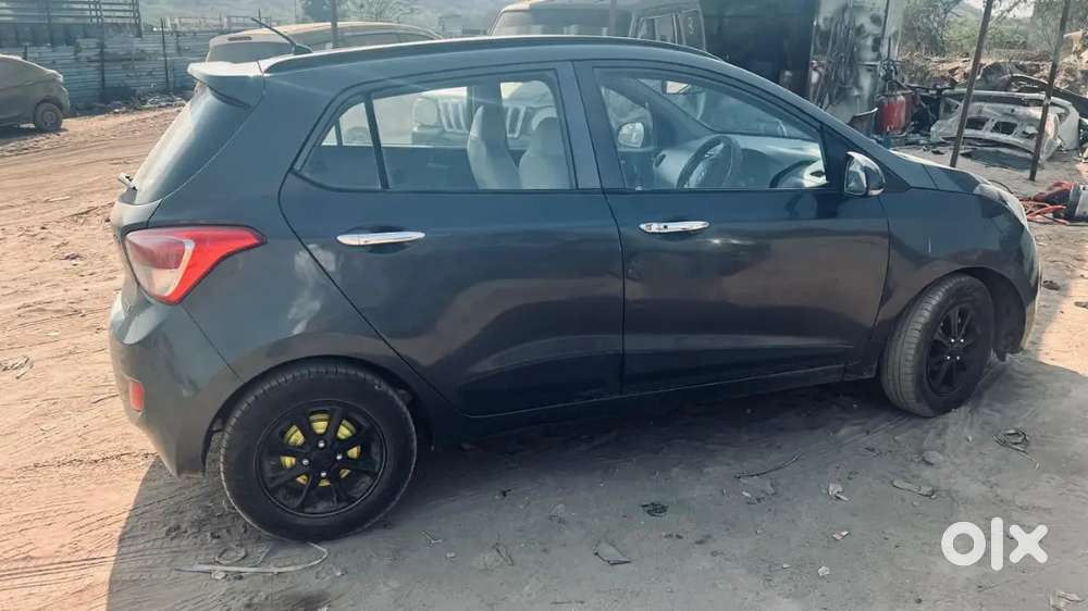 Hyundai Grand I10 2014 Diesel 100000 Km Driven