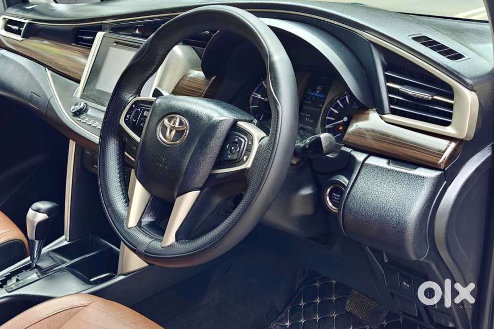 Toyota Innova Crysta 2.8 Zx At 7 Seater, 2017, Diesel