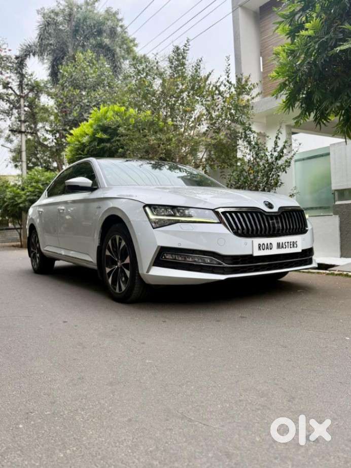 Skoda Superb 2.0 L&k Tsi At, 2023, Petrol