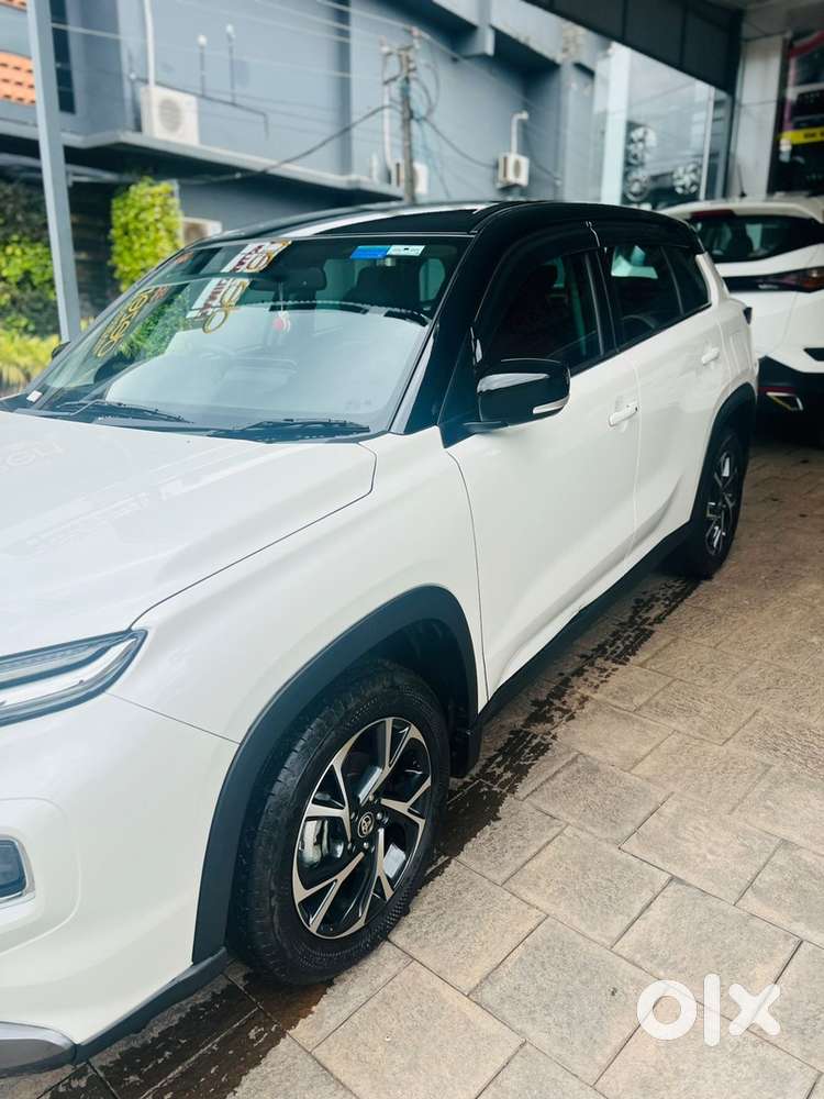Toyota Urban Cruiser 2024 Drives Smoothly
